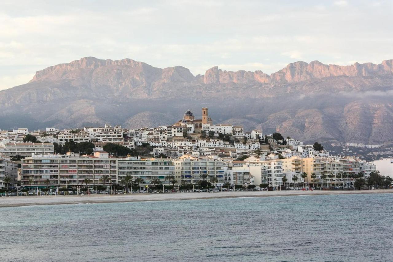 Escapada Romantica En Atico Frente Al Mar Con Piscina Apartment Altea Exterior photo